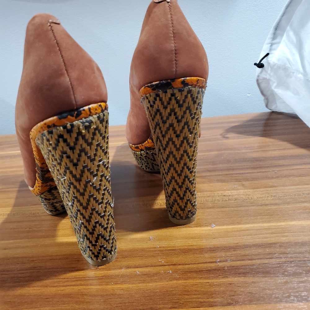 Shoes - Picture 3 of 9